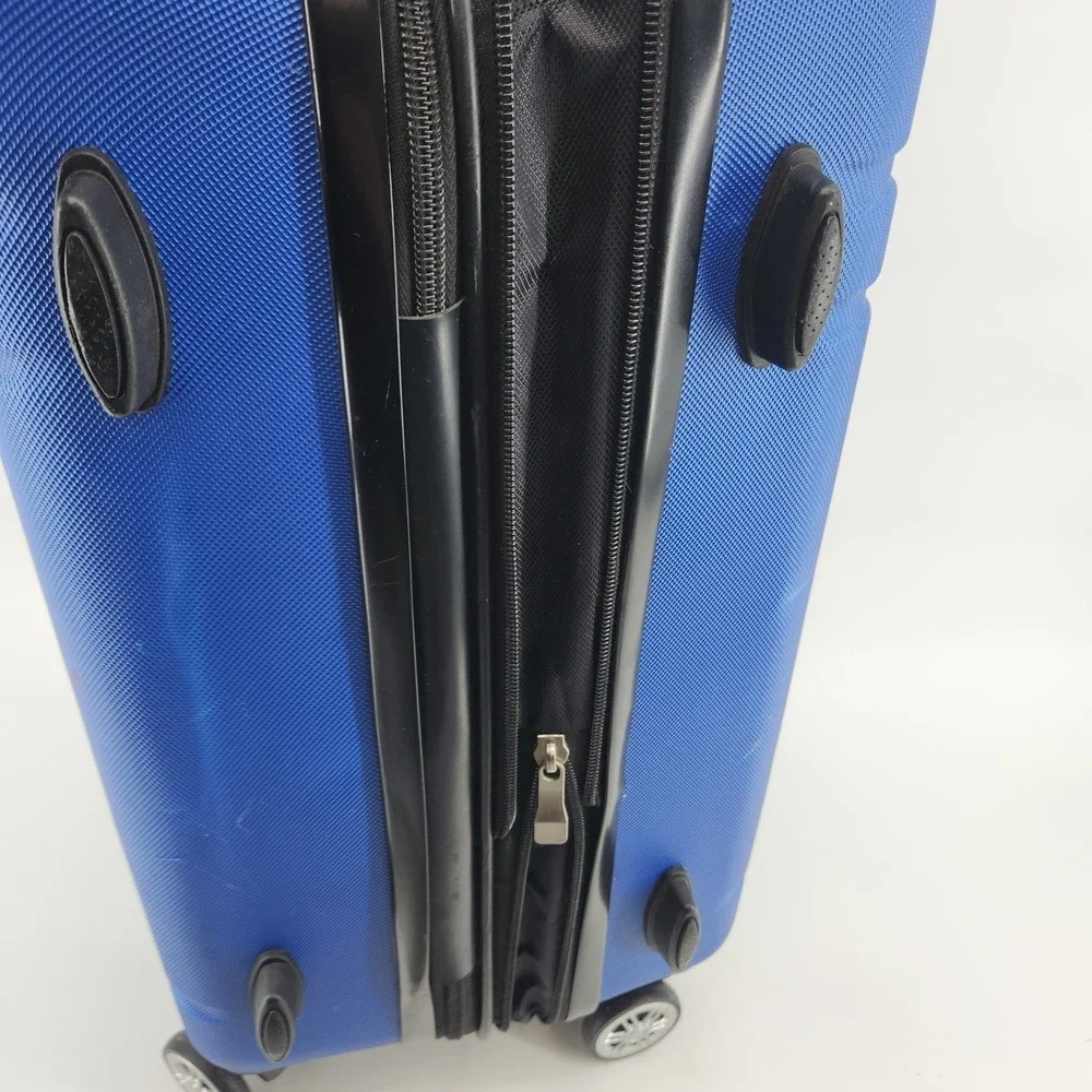 Altitude Blue Carry On Hard Shell Spinner Luggage 22 Inch Blue TSA Lock